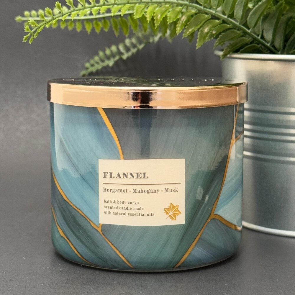 BBW Flannel Bath & Body Works 3 Wick Candle